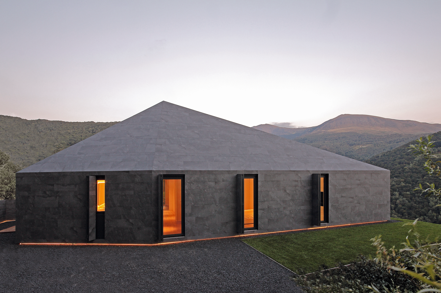 Carrelage effet pierre - Amazzonia black