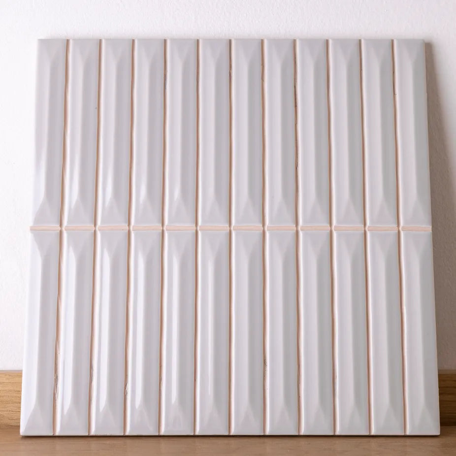 Faïence relief - Row Silver