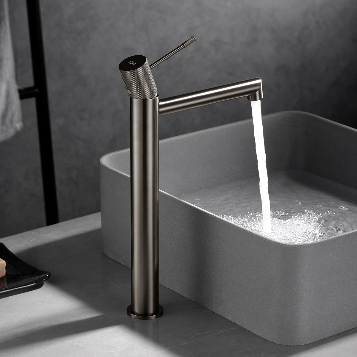 Mitigeur de Lavabo Bec Haut - Line Nickel Brossé