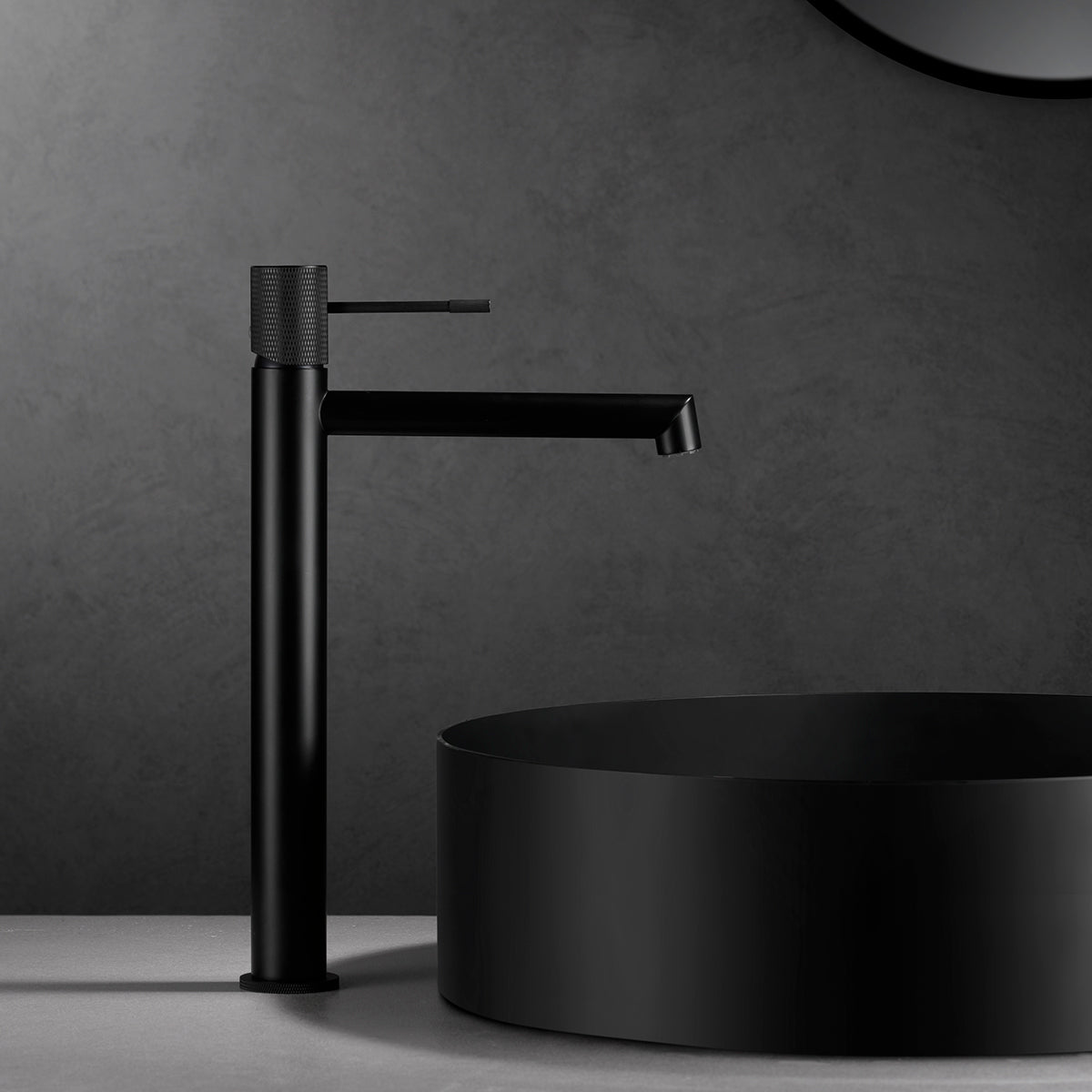 Mitigeur de Lavabo Bec Haut - Line Noir Mat