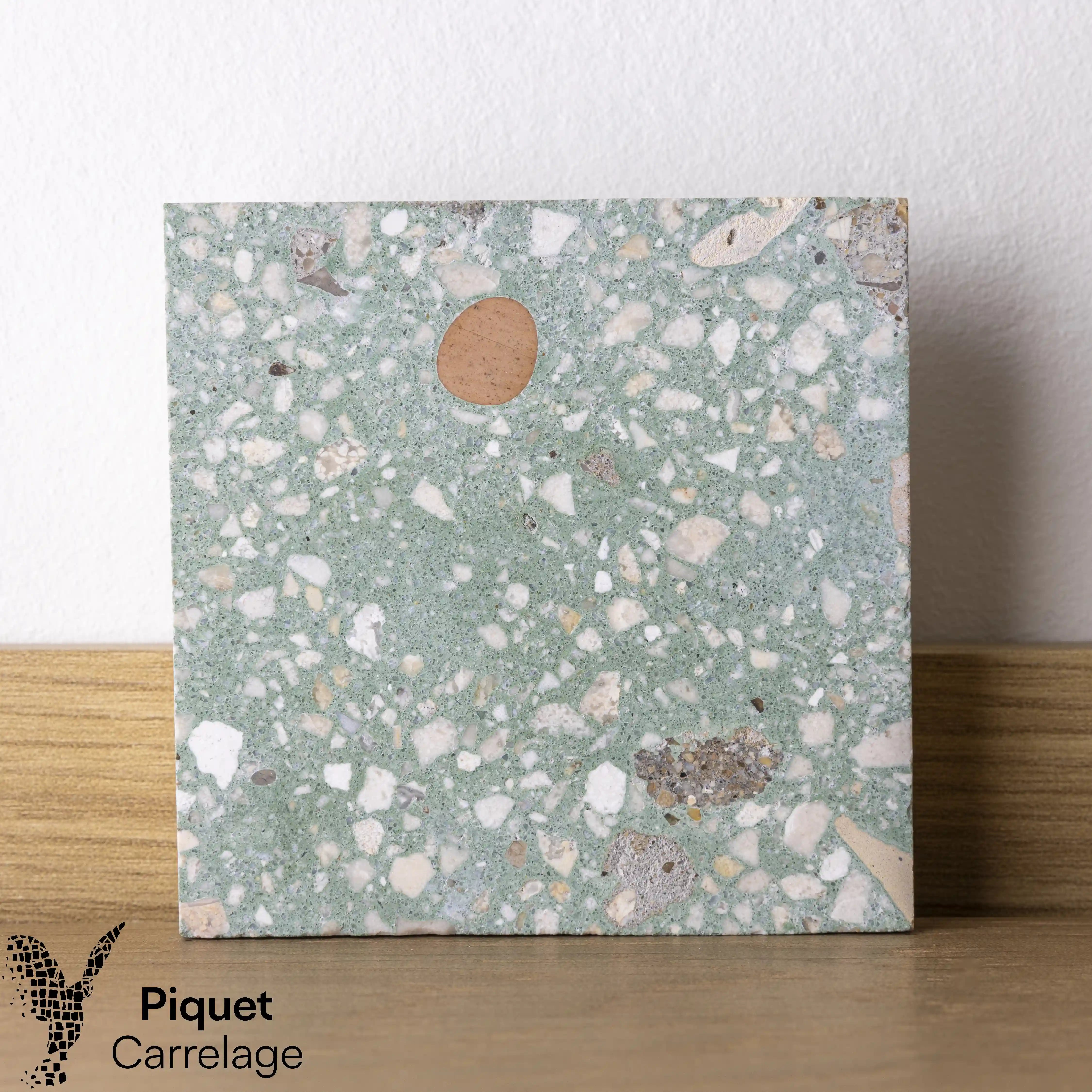 Terrazzo authentique gros éclats verts